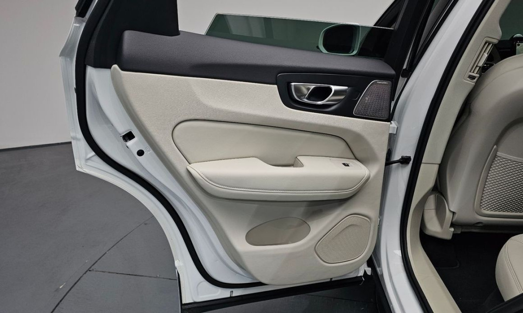 Volvo XC60 B5 Ultra Bright Air Sus, 2026