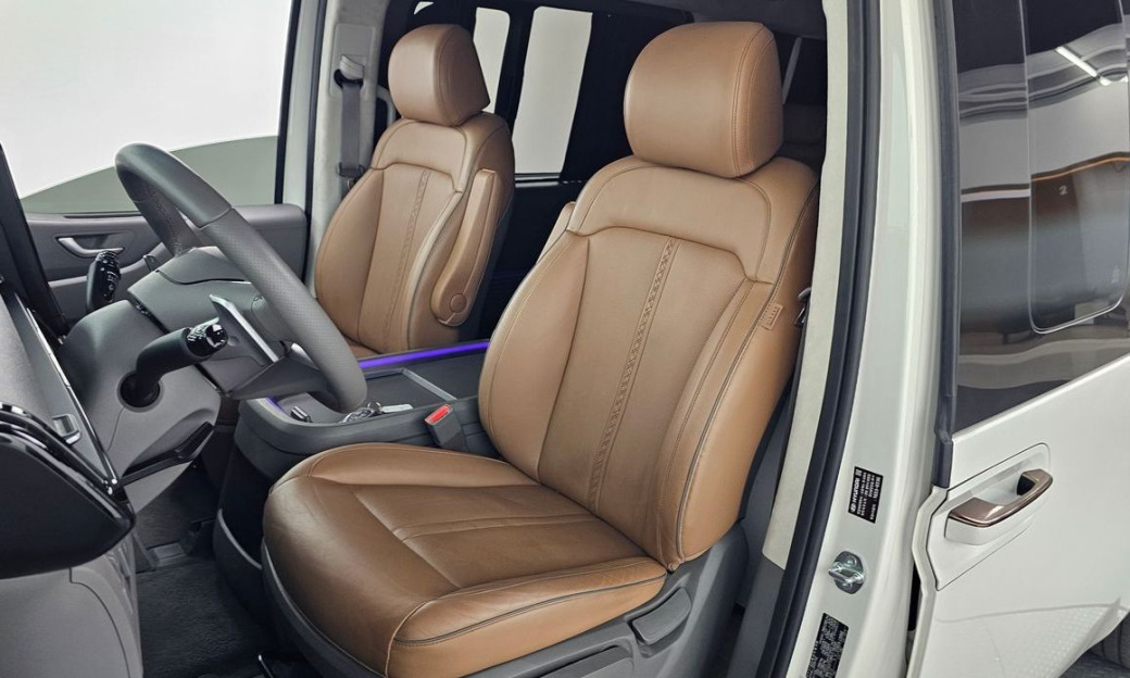 Hyundai Staria 2WD Camping Car, 2024
