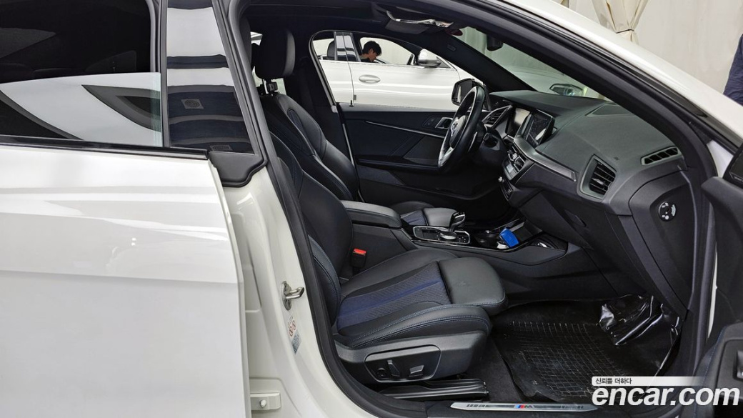 BMW 2-Series 220i M Sports, 2023