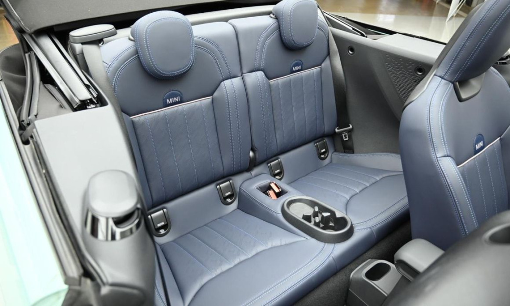Mini Cooper Convertible Favoured, 2025
