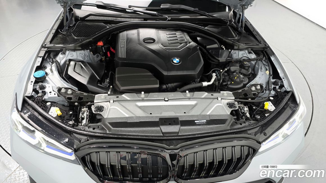 BMW 3-Series 320i M Sport, 2023