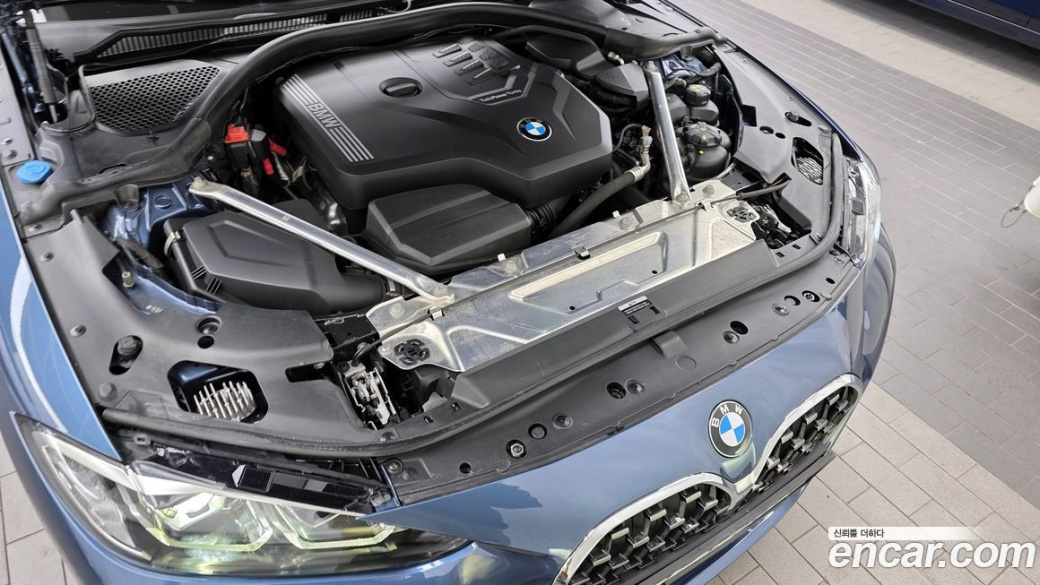 BMW 4-Series 420i M Sport Coupe, 2022