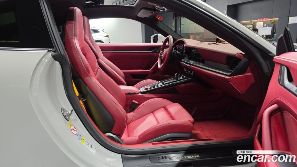Porsche 911 Carrera 4 GTS, 2022