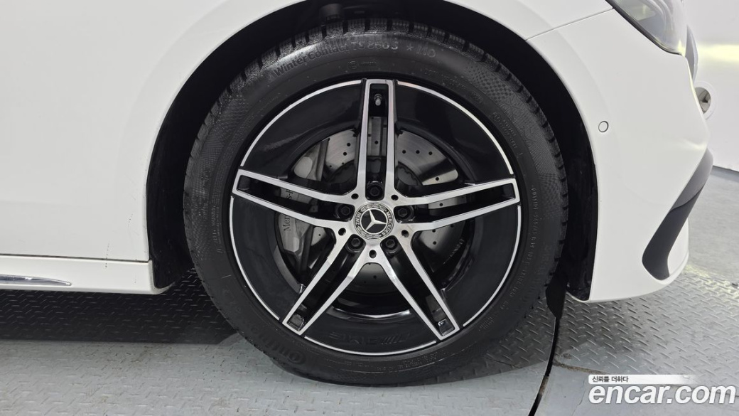 Mercedes-Benz E-Class E200 AMG Line, 2026