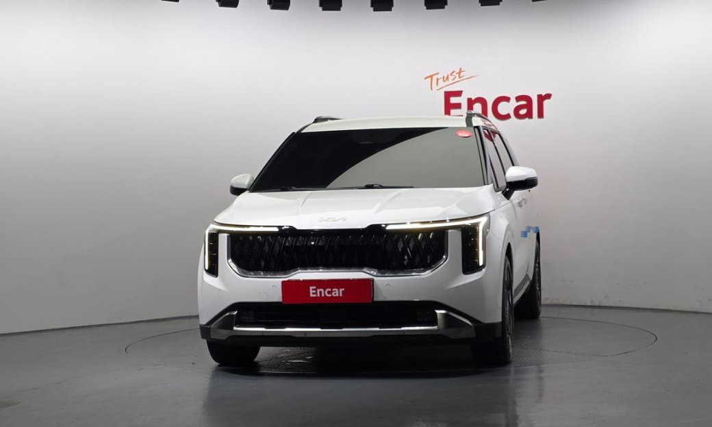 Kia Carnival 7-Seater Outdoor, 2025