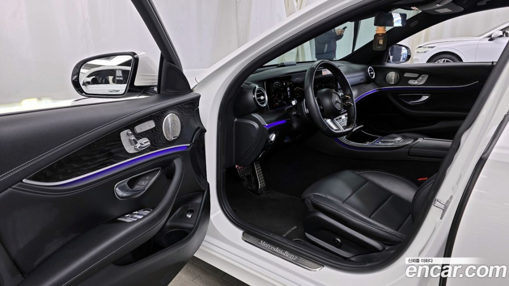 Mercedes-Benz E-Class E220d 4MATIC AMG Line, 2023