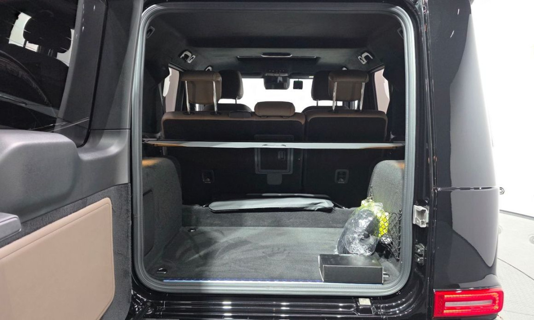 Mercedes-Benz G-Class G450d, 2025
