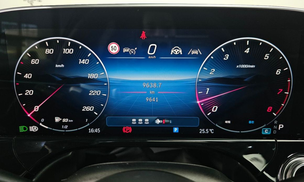 Mercedes-Benz E-Class E300 4MATIC AMG Line, 2025