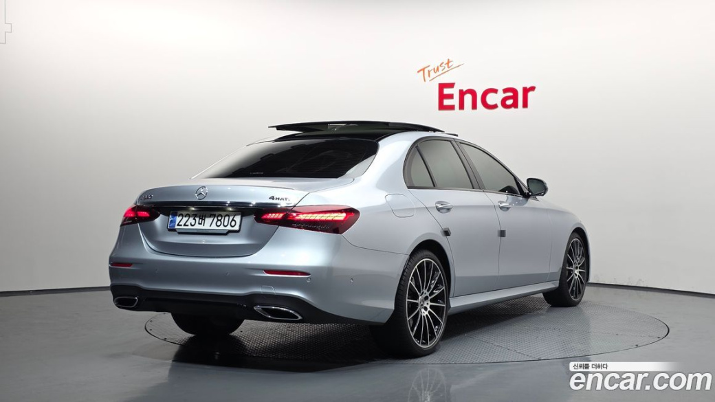 Mercedes-Benz E-Class E350 4MATIC AMG Line, 2023