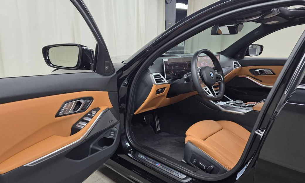 BMW 3-Series 320i M Sport, 2025