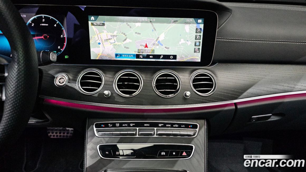 Mercedes-Benz E-Class E220d 4MATIC AMG Line, 2023