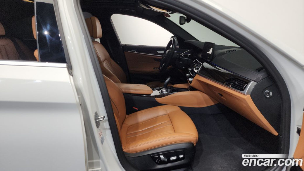 BMW 5-Series 520i M Sport, 2022