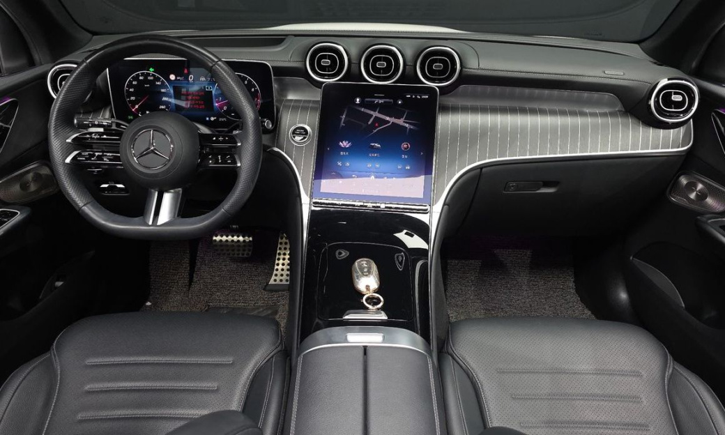 Mercedes-Benz GLC-Class GLC300 4MATIC AMG Line, 2024