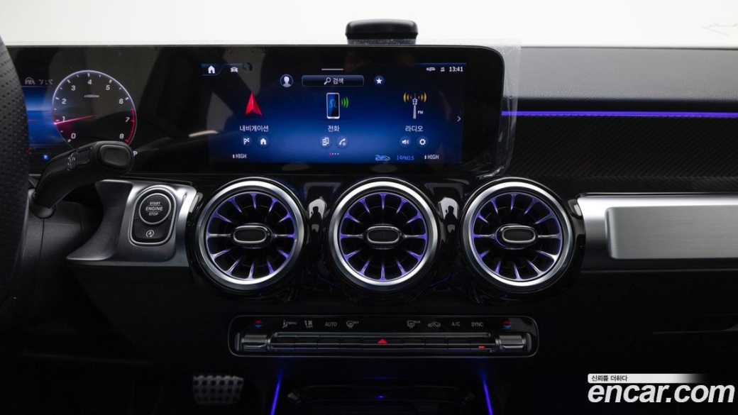 Mercedes-Benz GLB-Class AMG GLB35 4MATIC, 2025