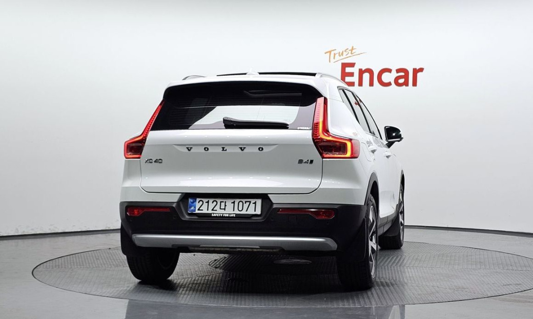 Volvo XC40 B4 Ultra Bright, 2025