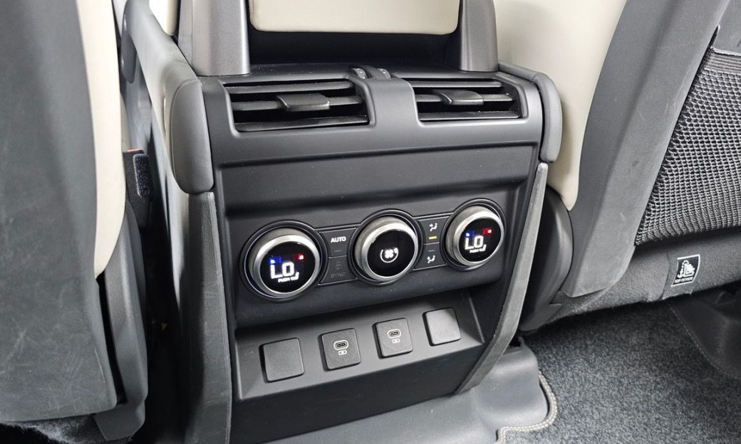 Land Rover Defender 110 D300 HSE, 2023