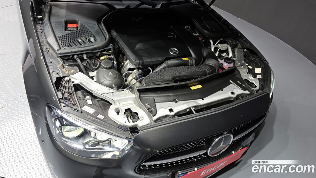 Mercedes-Benz E-Class E350 4MATIC AMG Line, 2022