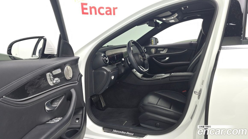 Mercedes-Benz E-Class E220d 4MATIC AMG Line, 2022