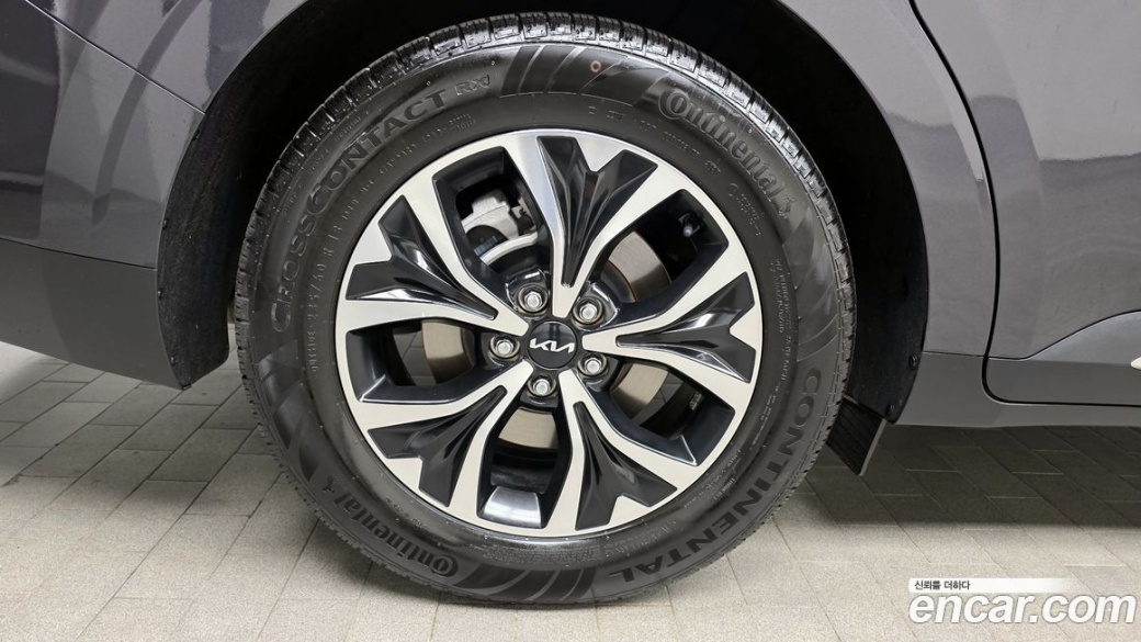 Kia Carnival 9-Seater Signature, 2023