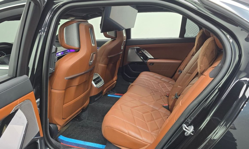 BMW 7-Series 740i sDrive Design Pure Excellence, 2023
