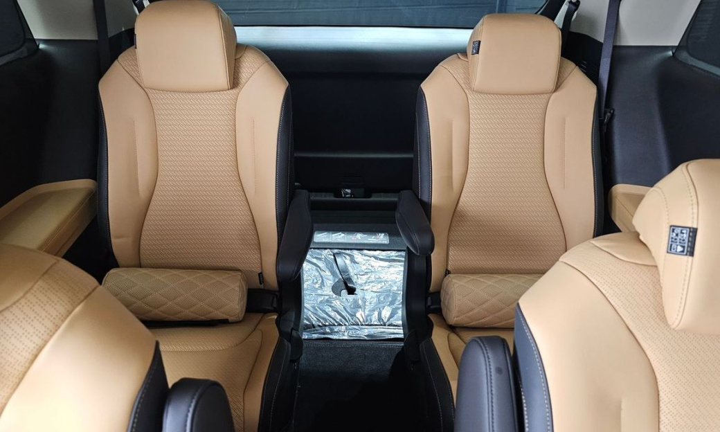 Kia Carnival 9-Seater Signature, 2023