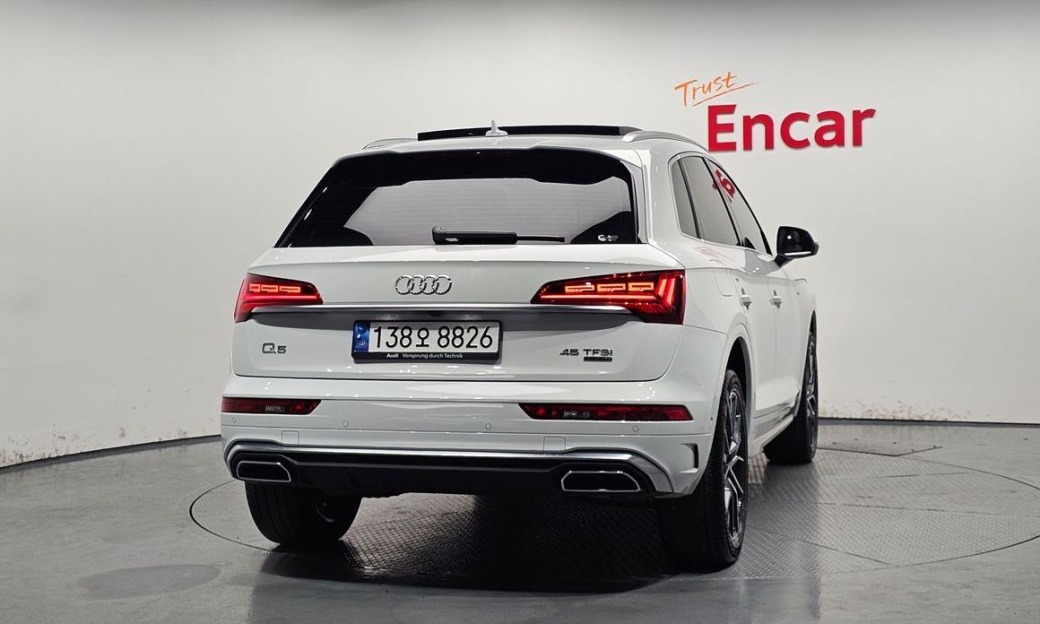Audi Q5 45 TFSI Quattro Premium, 2024