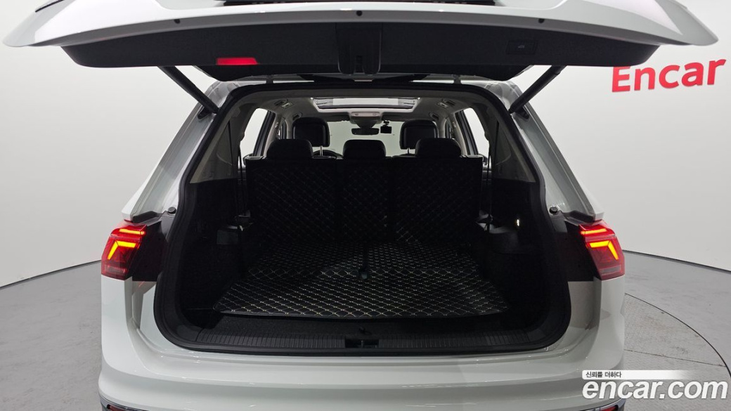 Volkswagen Tiguan 2.0 TSI Prestige, 2023