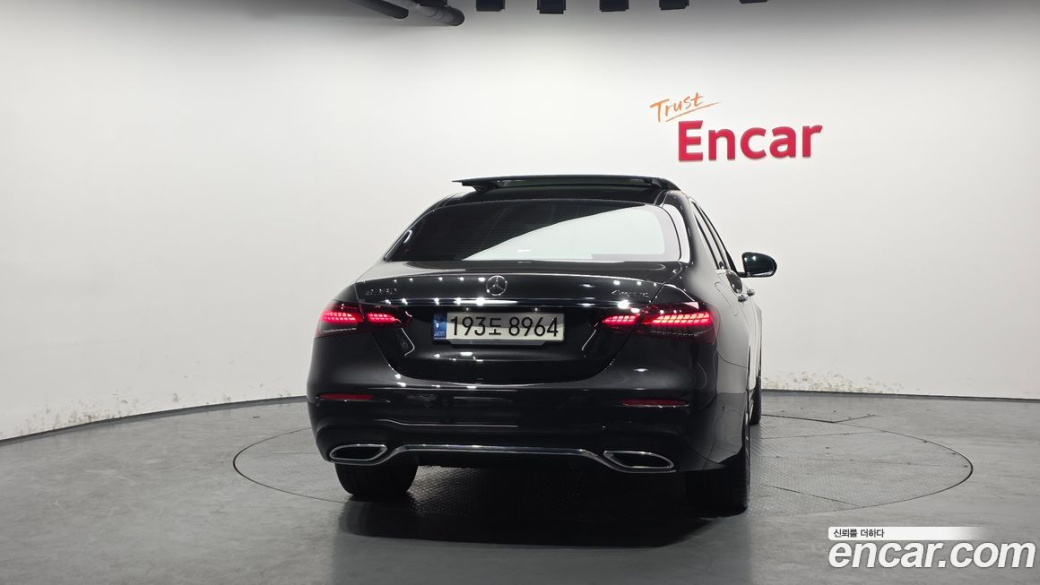 Mercedes-Benz E-Class E350 4MATIC AMG Line, 2022