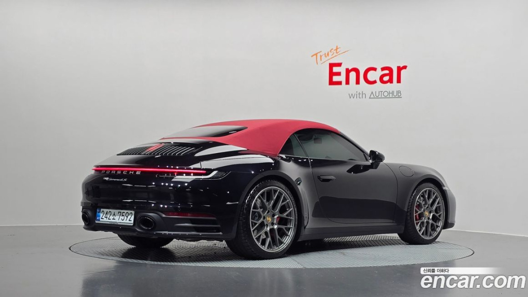 Porsche 911 Carrera 4S Cabriolet, 2024