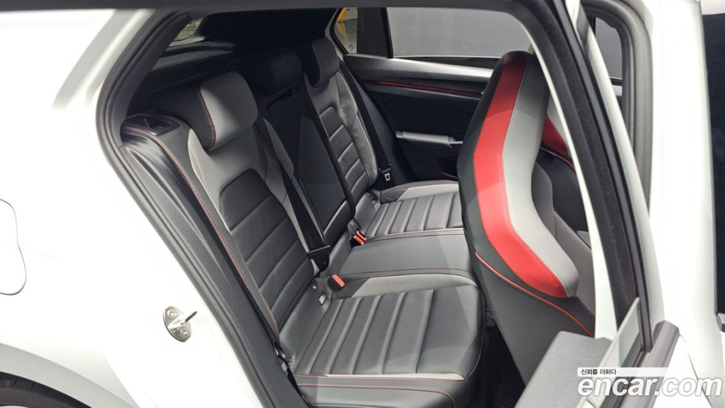 Volkswagen Golf 2.0 GTI, 2024