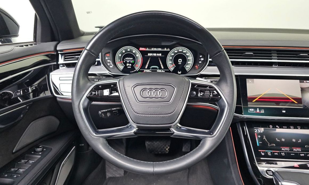 Audi A8 55 TFSI Quattro LWB, 2021