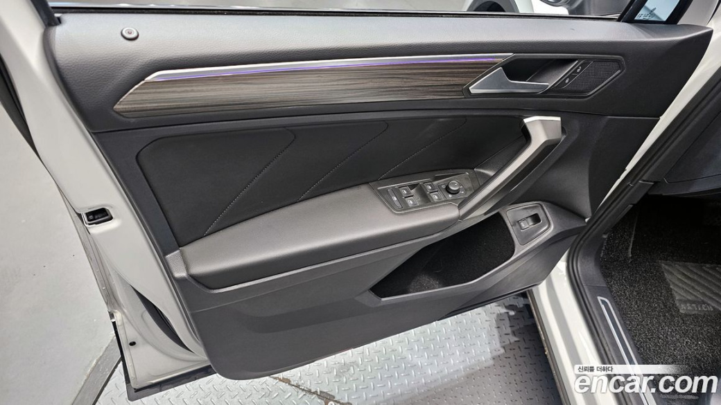 Volkswagen Tiguan 2.0 TSI Prestige, 2024