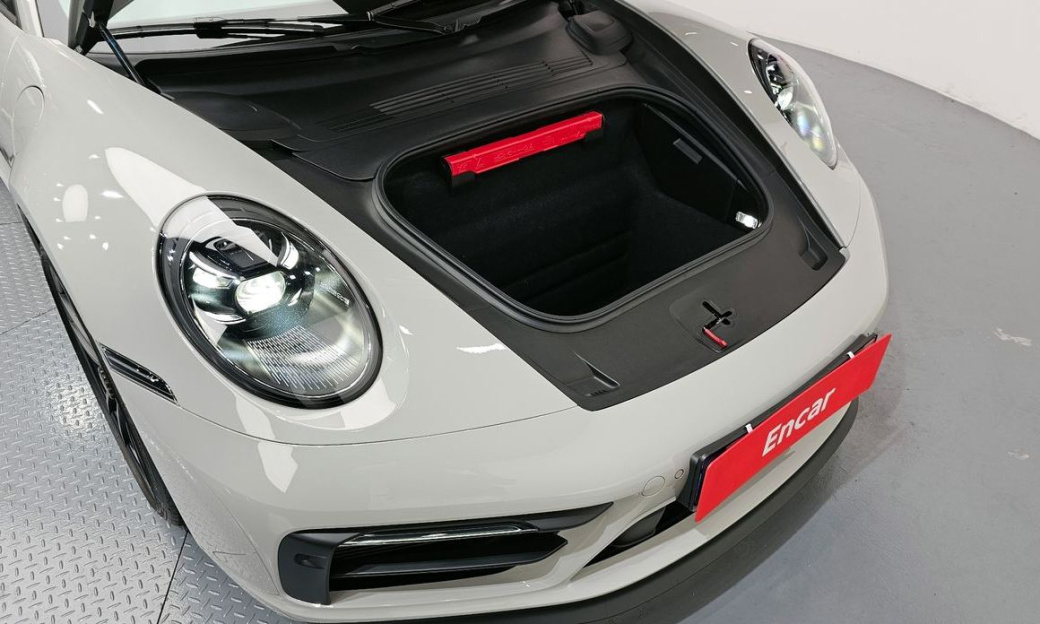 Porsche 911 Carrera GTS Cabriolet, 2022