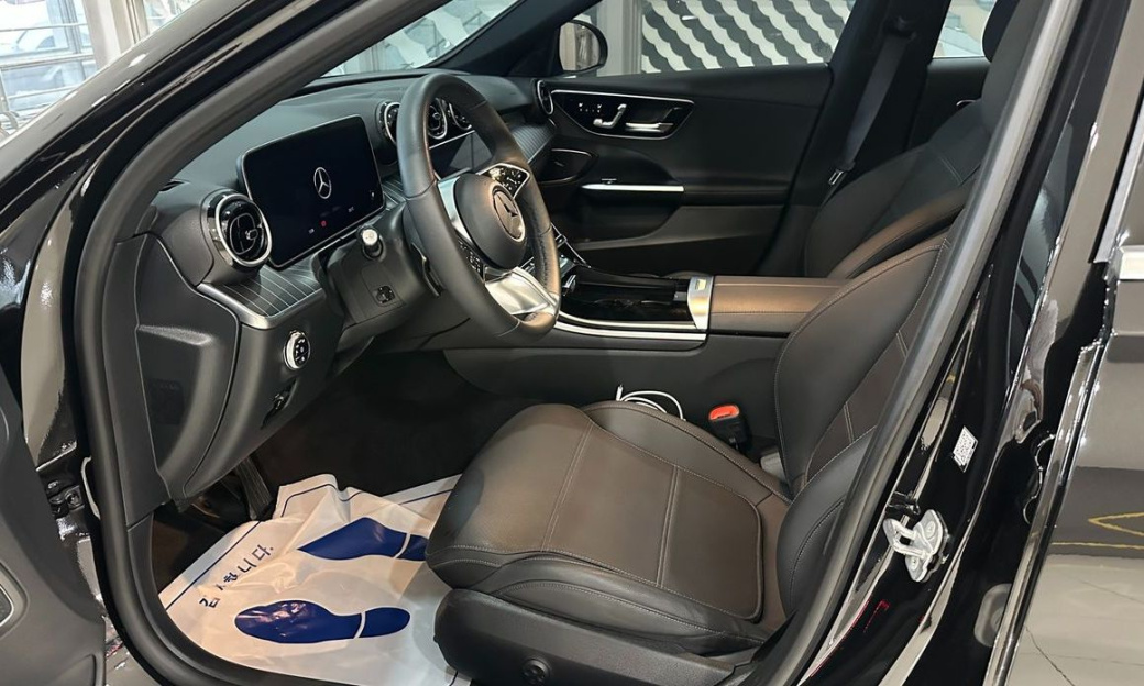 Mercedes-Benz C-Class C300 4MATIC Avantgarde, 2024