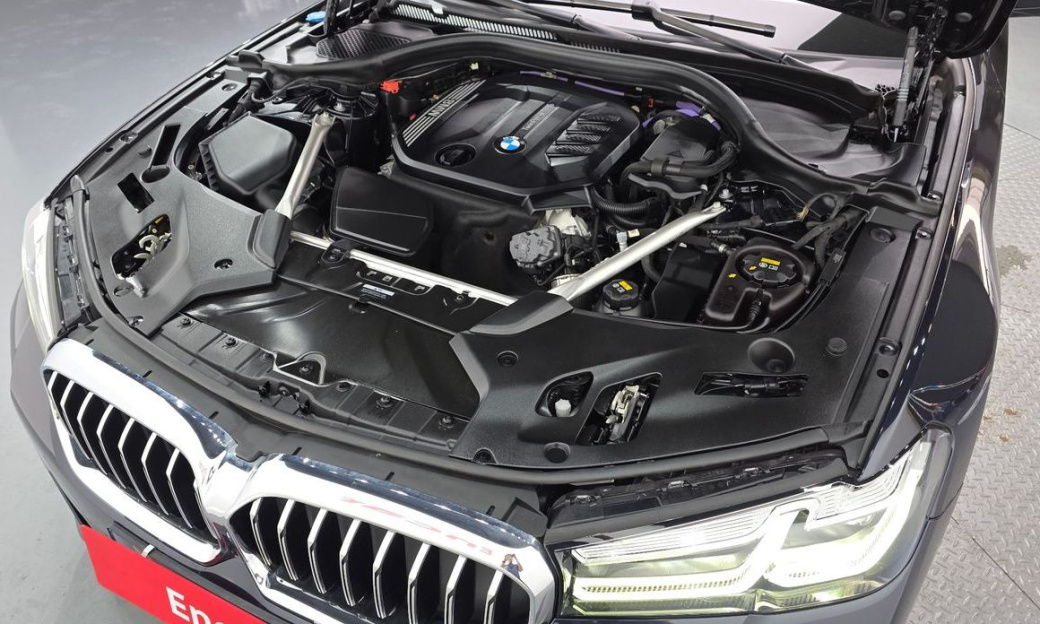 BMW 5-Series 523d M Sport, 2022
