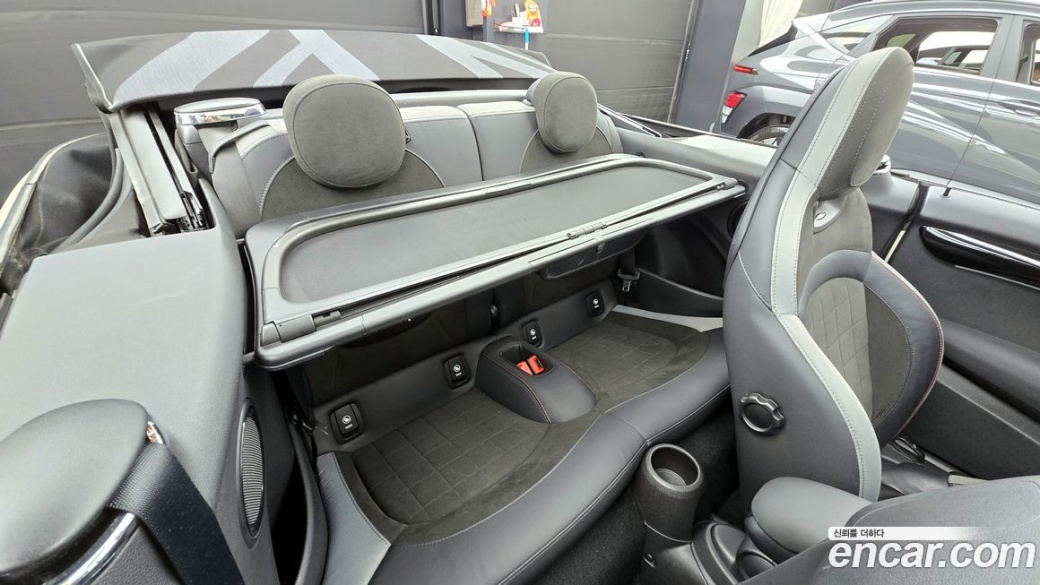 Mini Cooper Convertible JCW, 2022
