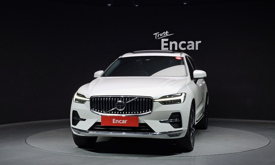 Volvo XC60 B6 Ultra Bright, 2025