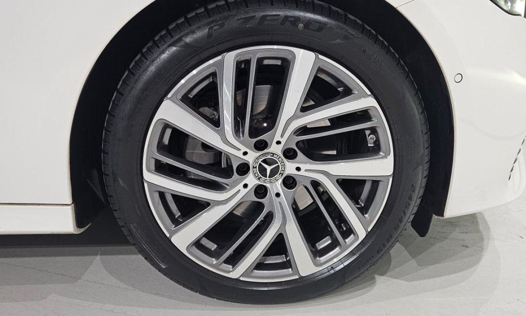 Mercedes-Benz E-Class E220d 4MATIC Exclusive, 2025