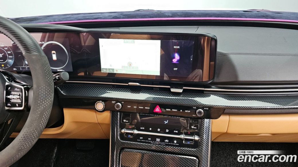 Kia Carnival 9-Seater Signature, 2023