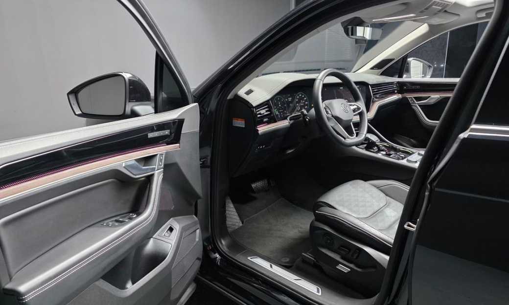 Volkswagen Touareg 3.0 TDI Prestige, 2024