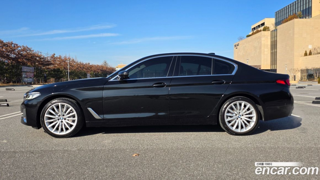 BMW 5-Series 530i xDrive Luxury, 2023