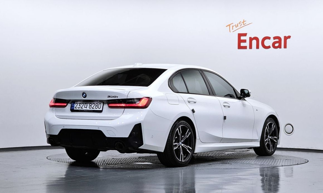 BMW 3-Series 320i M Sport, 2024
