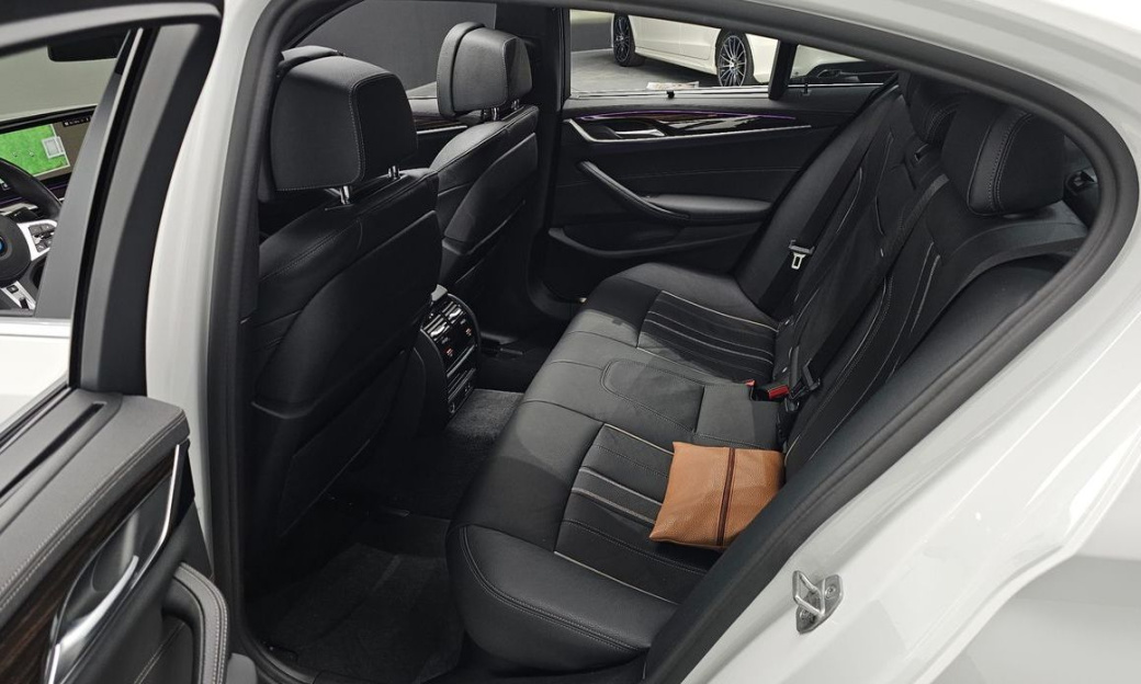 BMW 5-Series 520i M Sport, 2022
