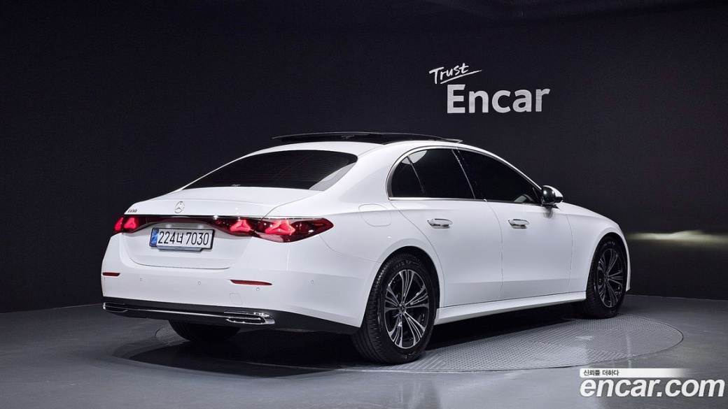 Mercedes-Benz E-Class E200 Avantgarde, 2024