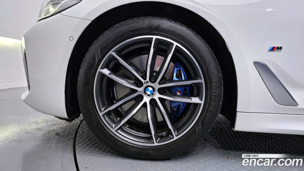 BMW 5-Series 523d xDrive M Sport, 2023