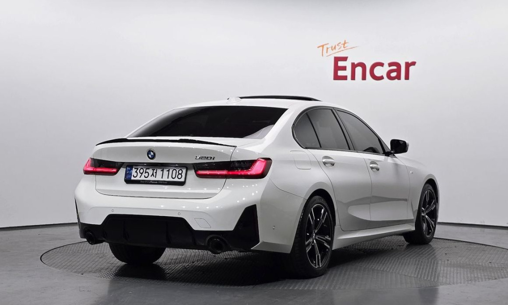 BMW 3-Series 320i M Sport, 2024