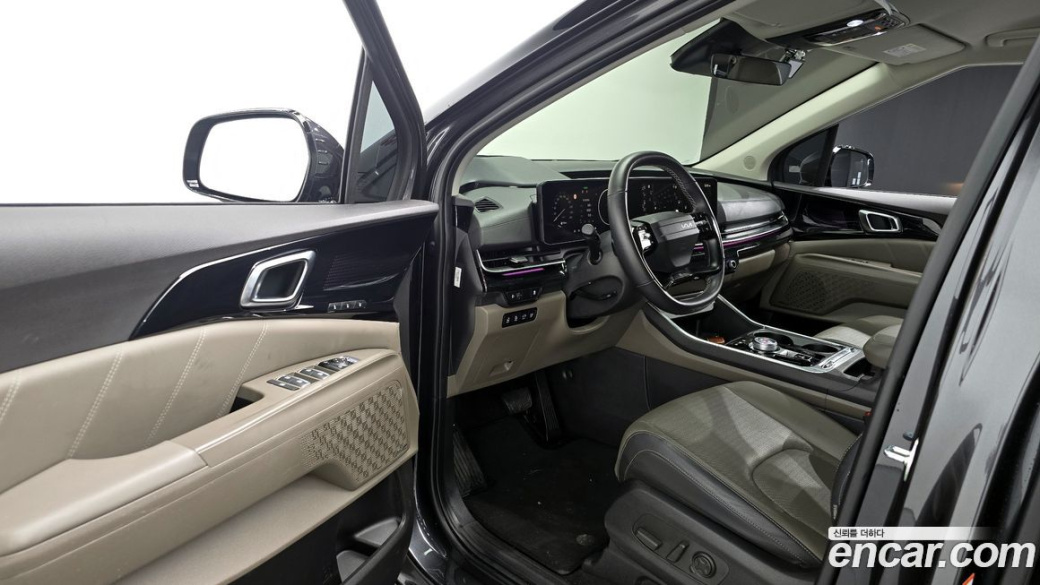 Kia Carnival 9-Seater Signature, 2025