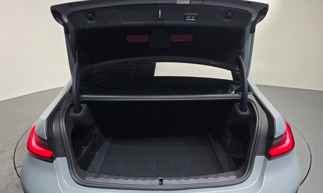BMW 3-Series M340i, 2025