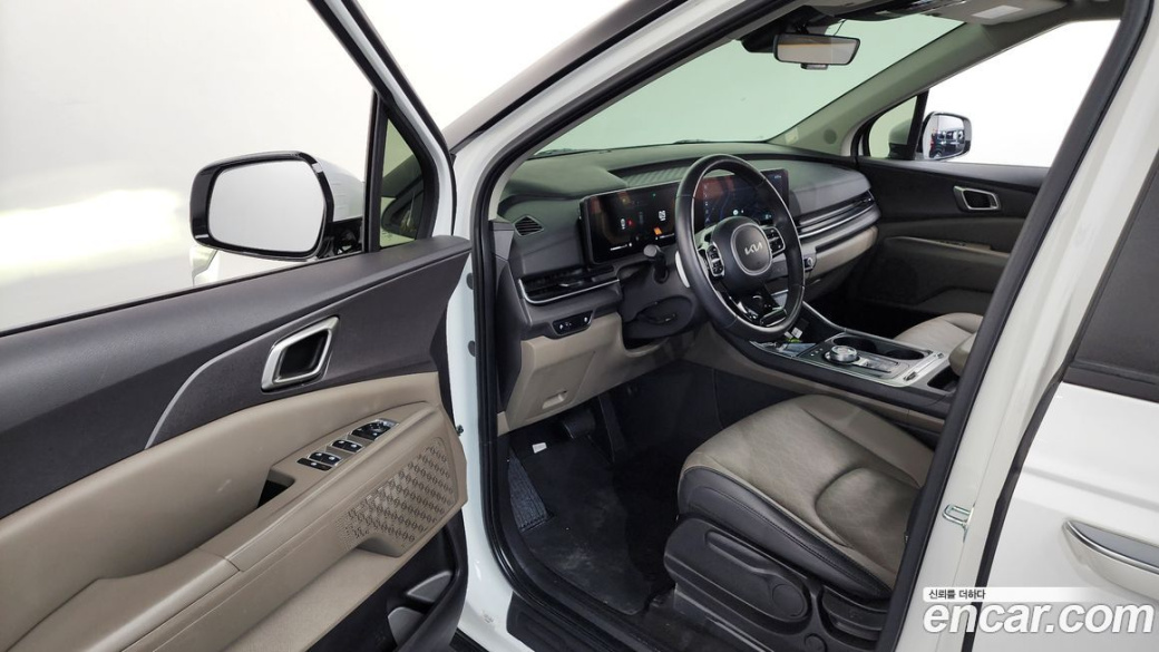 Kia Carnival 9-Seater Prestige, 2024