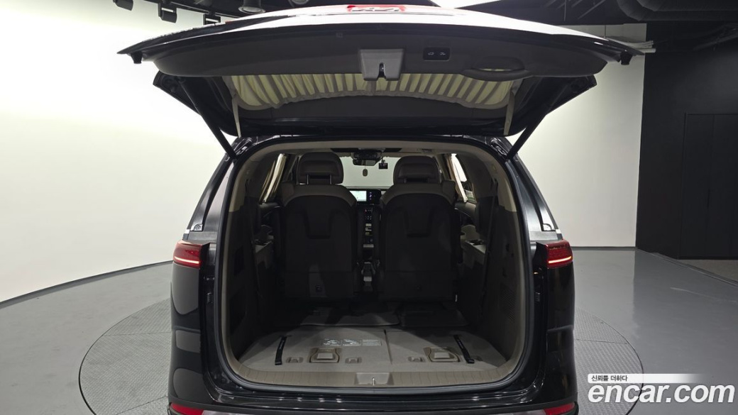 Kia Carnival 7-Seater Hi-Limousine, 2022